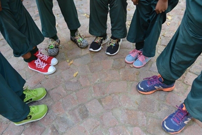 Leerders ondersteun Tekkie Tax