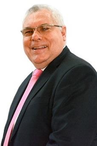 Direkteur van finansies op spesiale verlof