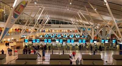 Flights diverted from Cape Town airport due to strong winds