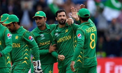 Pakistan storm to trophy victory