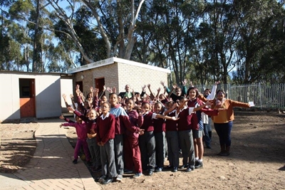 Laerskool kry mini-biblioteek