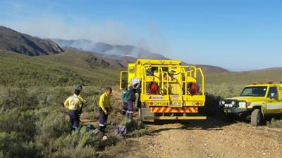 Veldbrand buite Oudtshoorn