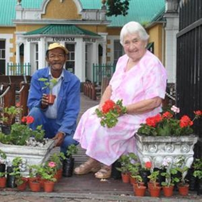 Opvolg: Tannie Greta vier 95 jaar