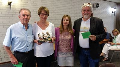 Defending bridge champs win again