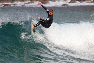 Roxy Giles wins student surfing contest
