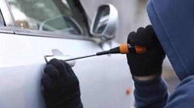 Vlaag van diefstal uit motorvoertuie