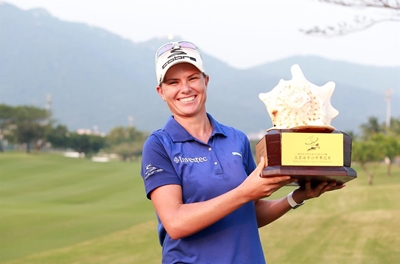 Pace seals great week with title