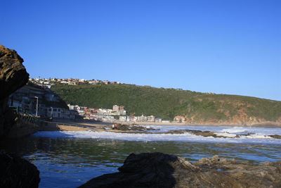 Rowwe seetoestande laat skuim spat