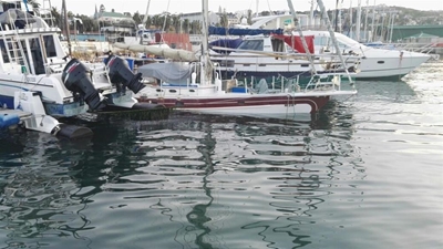 Sinking yacht refloated