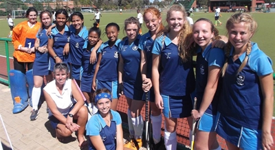 Knysna hockey girls at coaching clinic