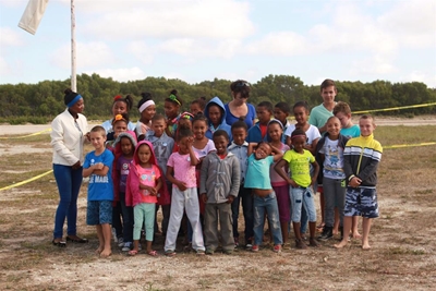 Kinders kry vlerke met Little Annie