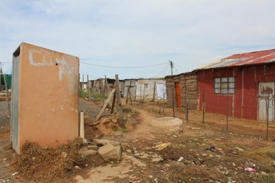 125 gesinne, 1 toilet
