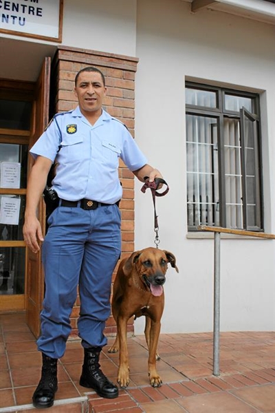 Opvolg: Hond help om vermeende dief aan te keer