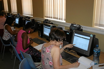 Biblioteekpersoneel ontvang opleiding