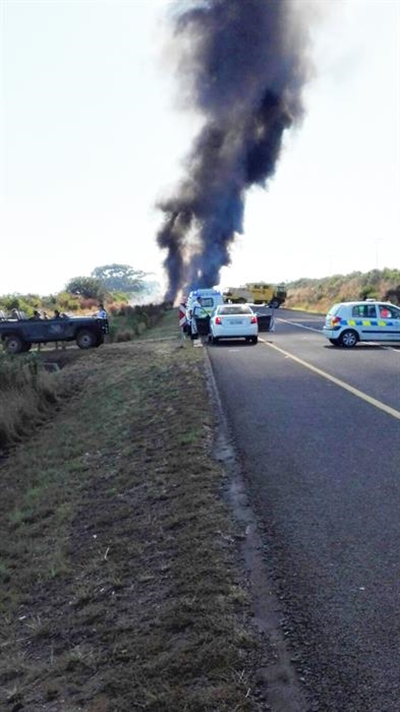 Vuur verswelg vragmotor vol kookolie