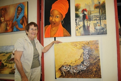 Merkwaardige Martie gee kunsklasse op 80