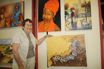 Merkwaardige Martie gee kunsklasse op 80