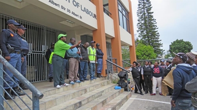 Security workers want ministerial probe