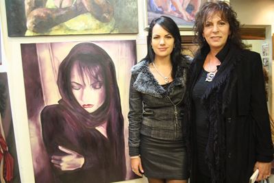 Local artistsenterarresting paintings