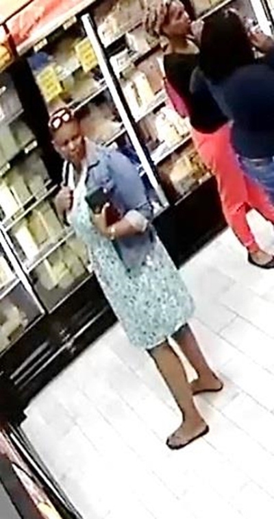 Vroue besteel kaaswinkel