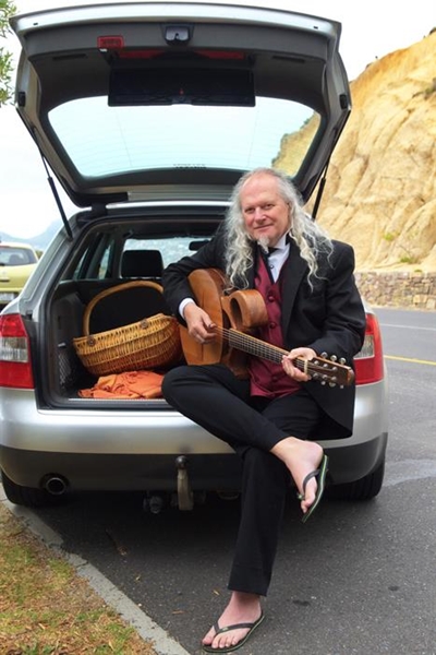 Acoustic guitar legend in Knysna