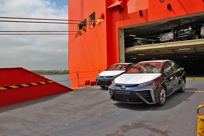 First shipment of fuel cell vehicles to Europe