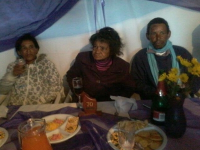 Ma en seun sterf vlammedood