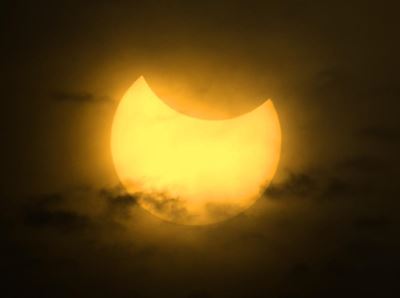Gedeeltelike sonsverduistering Sondag