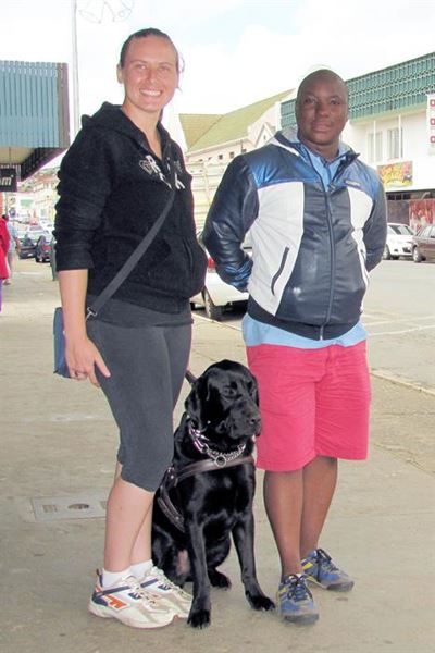 Jacolene kry vriend wat pad aanwys