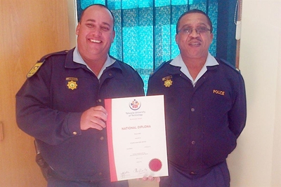 Polisielede word beloon vir harde werk