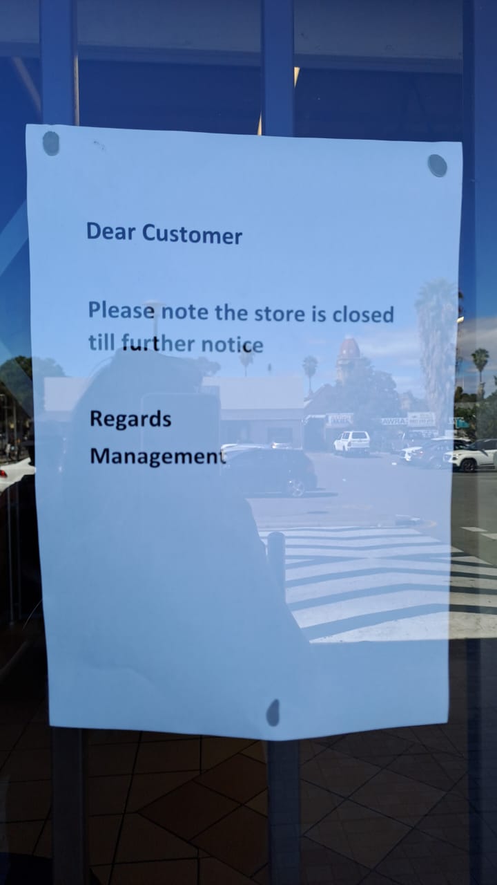 Checkerswerknemers ontevrede oor senior bestuurslid terugkeer na werk