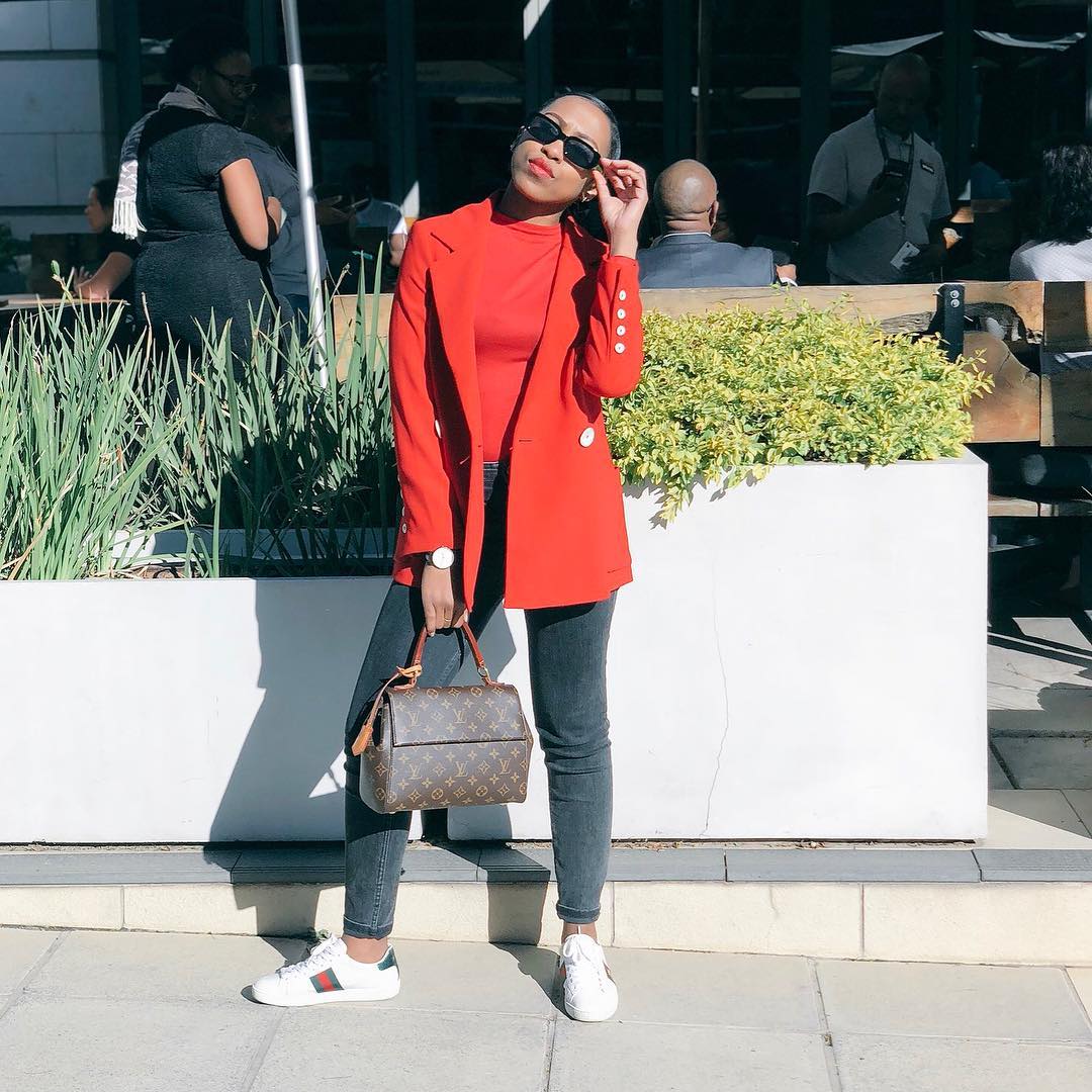 The celebrity guide to wearing sneakers to work | Knysna-Plett Herald